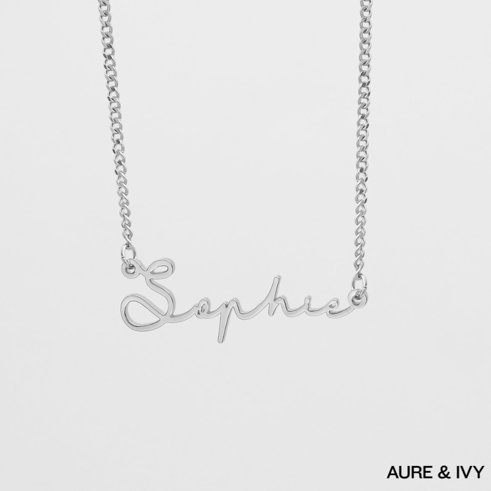 Selina Custom Name Necklace (Horizontal)