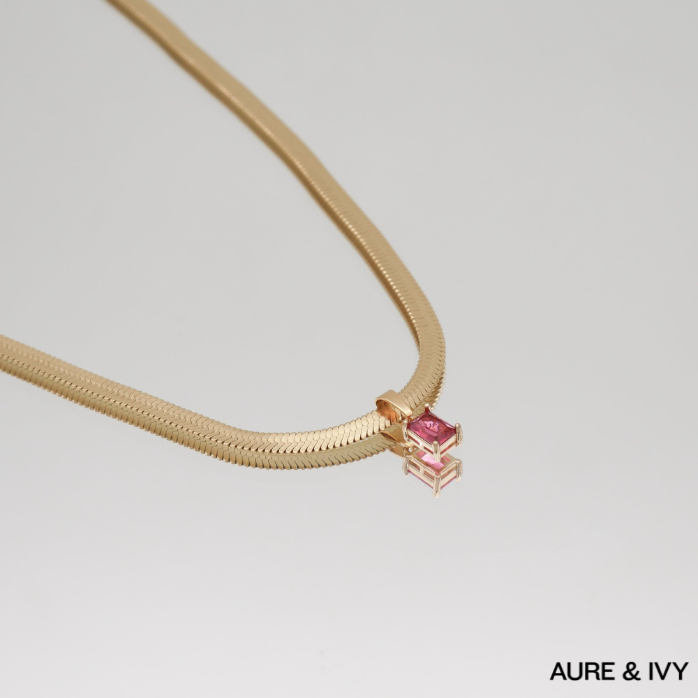 Erin Pendant Necklace
