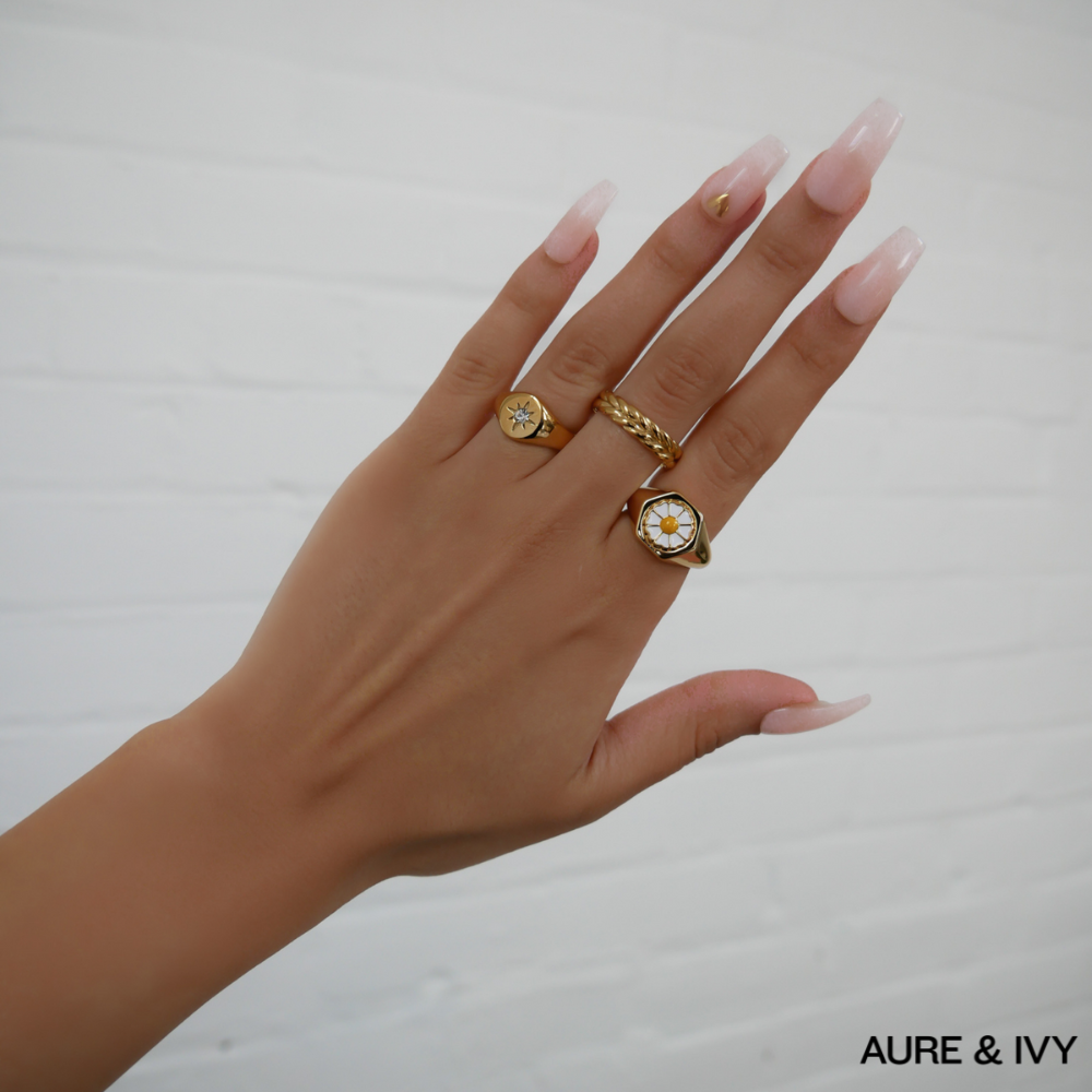 Daisy Signet Ring