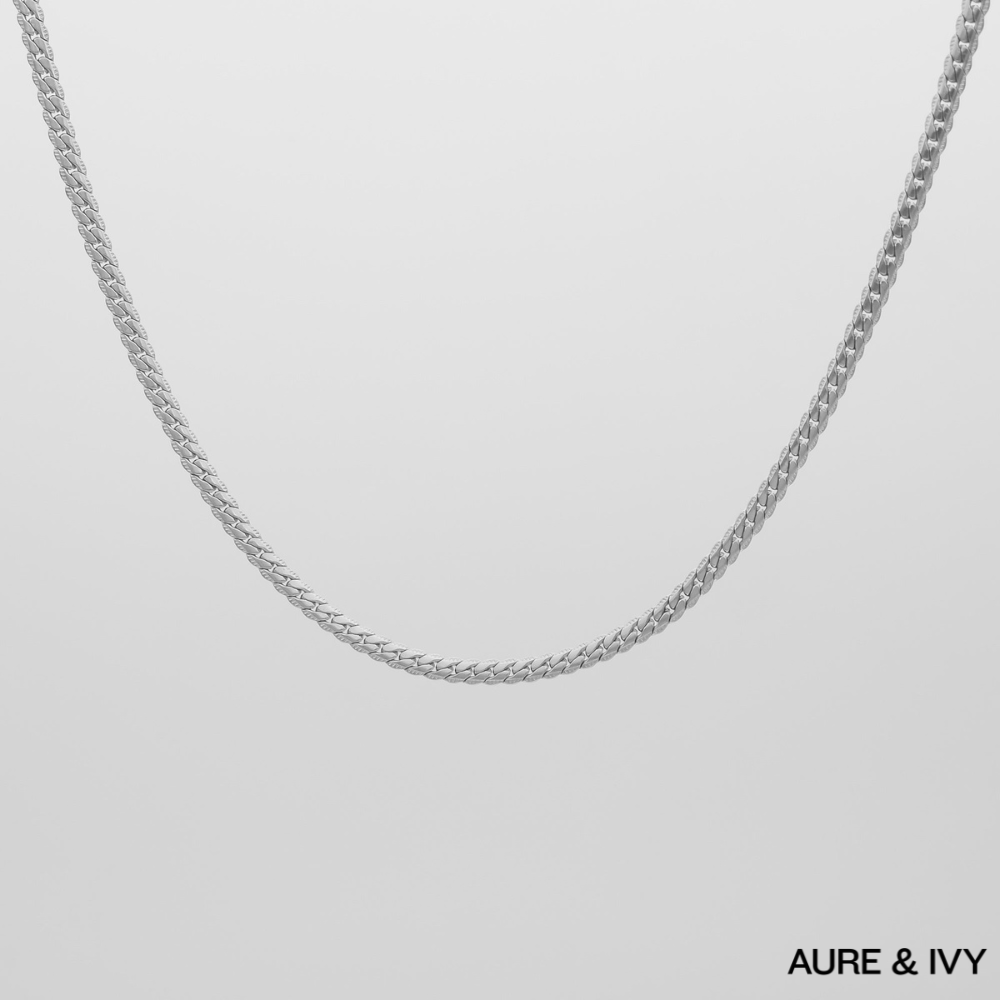 Zuri Hammered Curb Chain