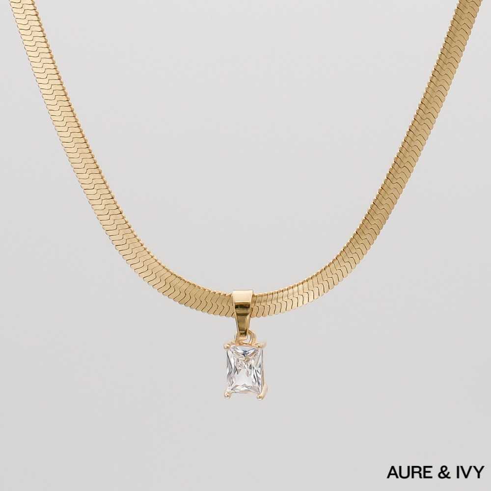 Erin Pendant Necklace