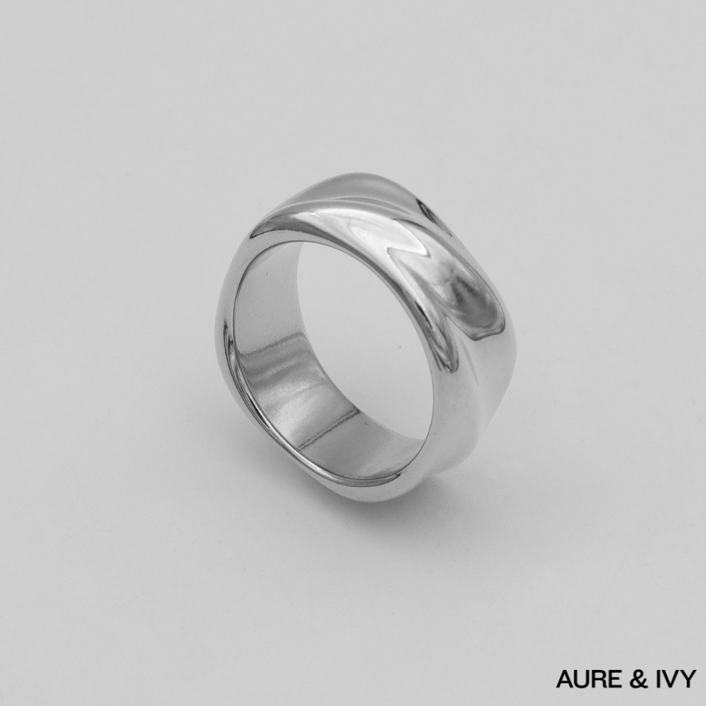 Amelie Band Ring