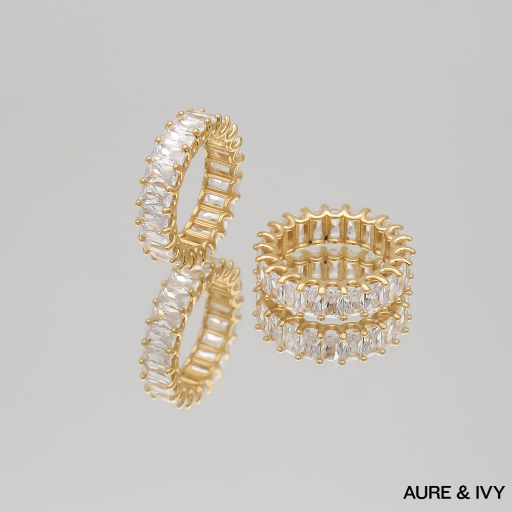 Zarina Glow Ring