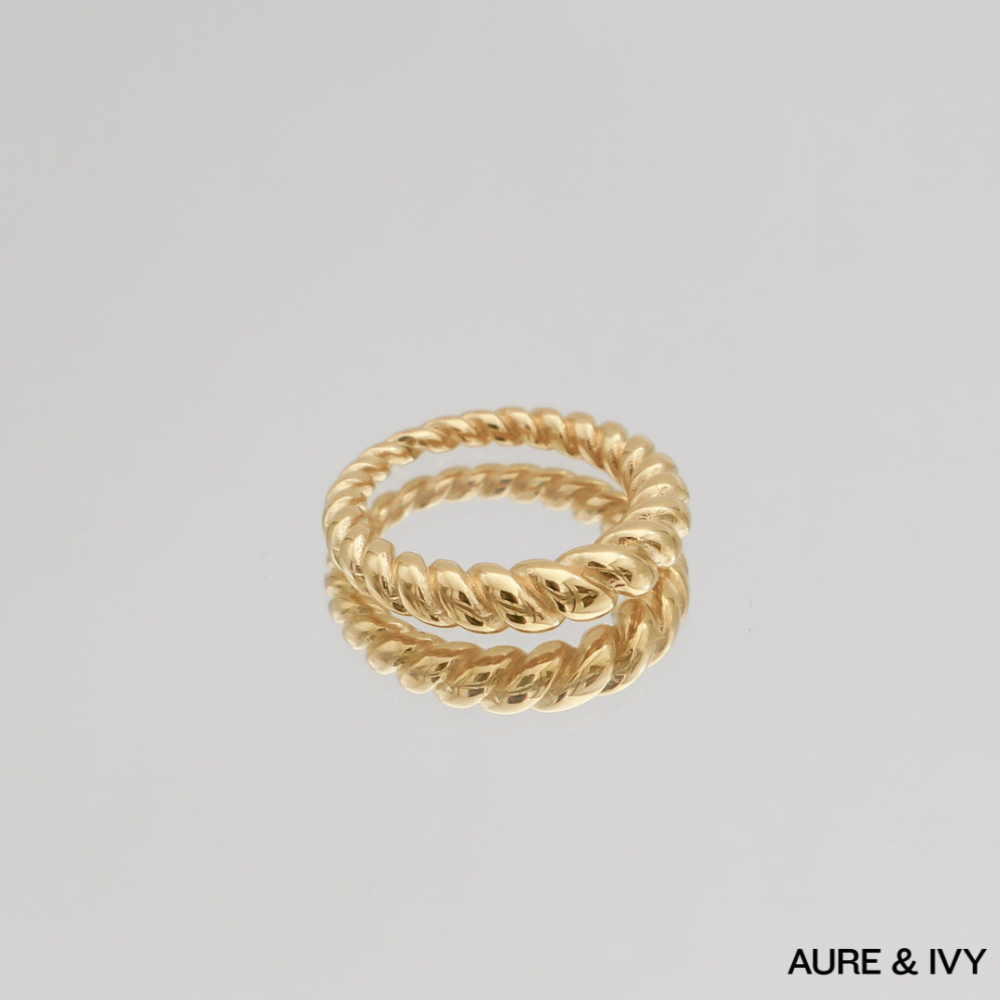 Vina Twist Ring